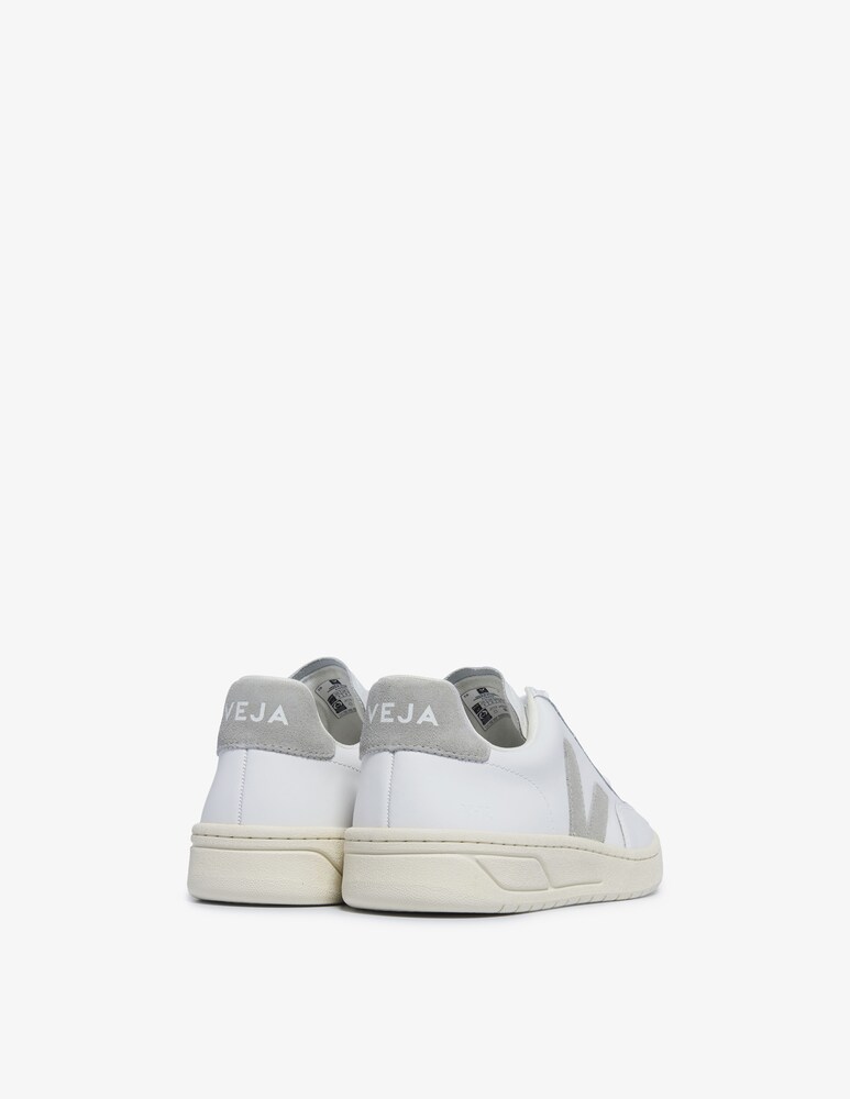 Veja Sneakers in pelle V-12 Promozione