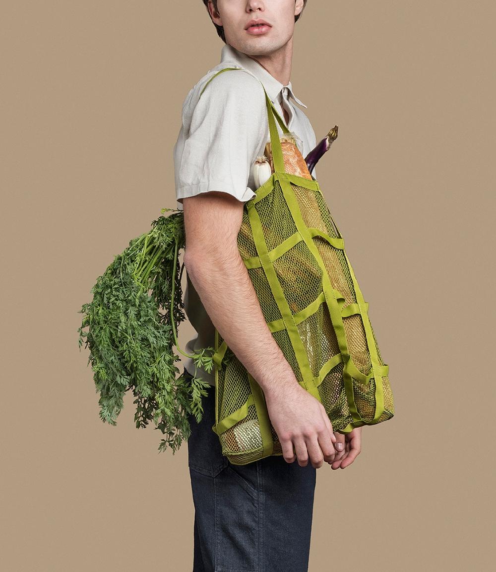 Tucano Borsa shopper pieghevole in rete ottenuta dalla plastica riciclata In Vendita