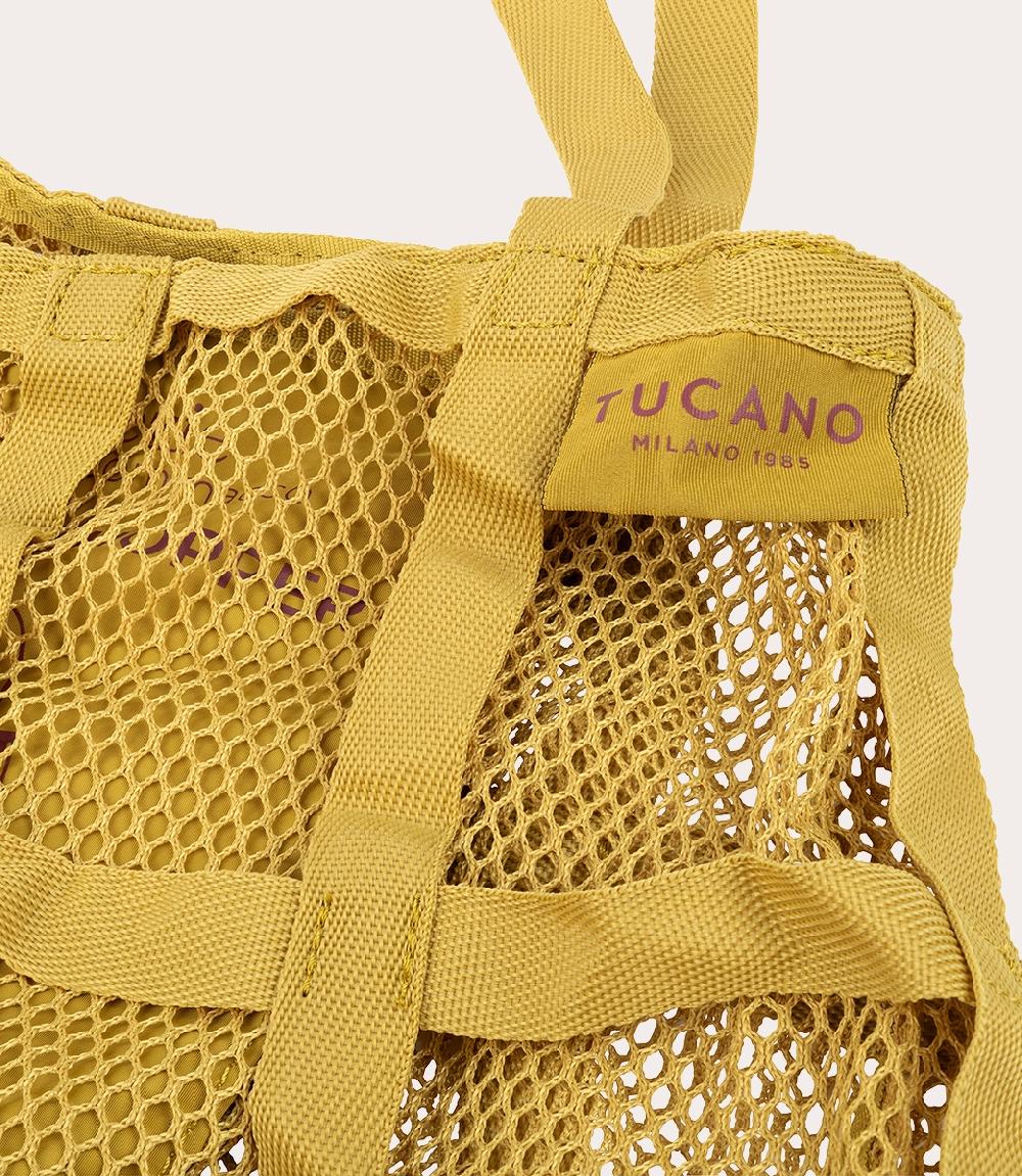 Tucano Borsa shopper pieghevole in rete ottenuta dalla plastica riciclata In Vendita