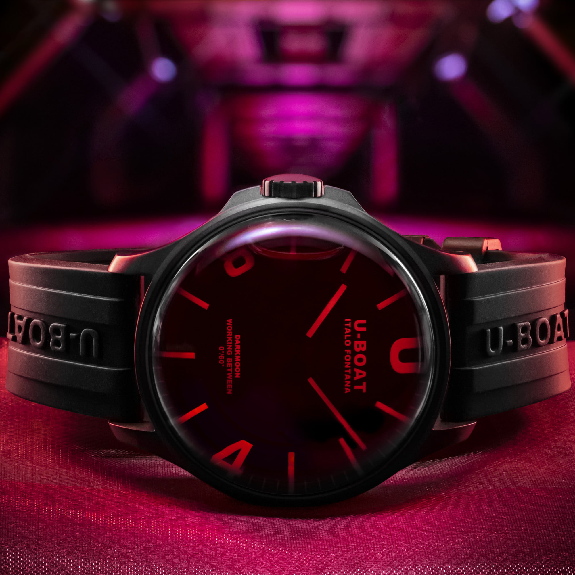 U Boat DARKMOON 44MM RED GLASS PVD Qualità Garantita