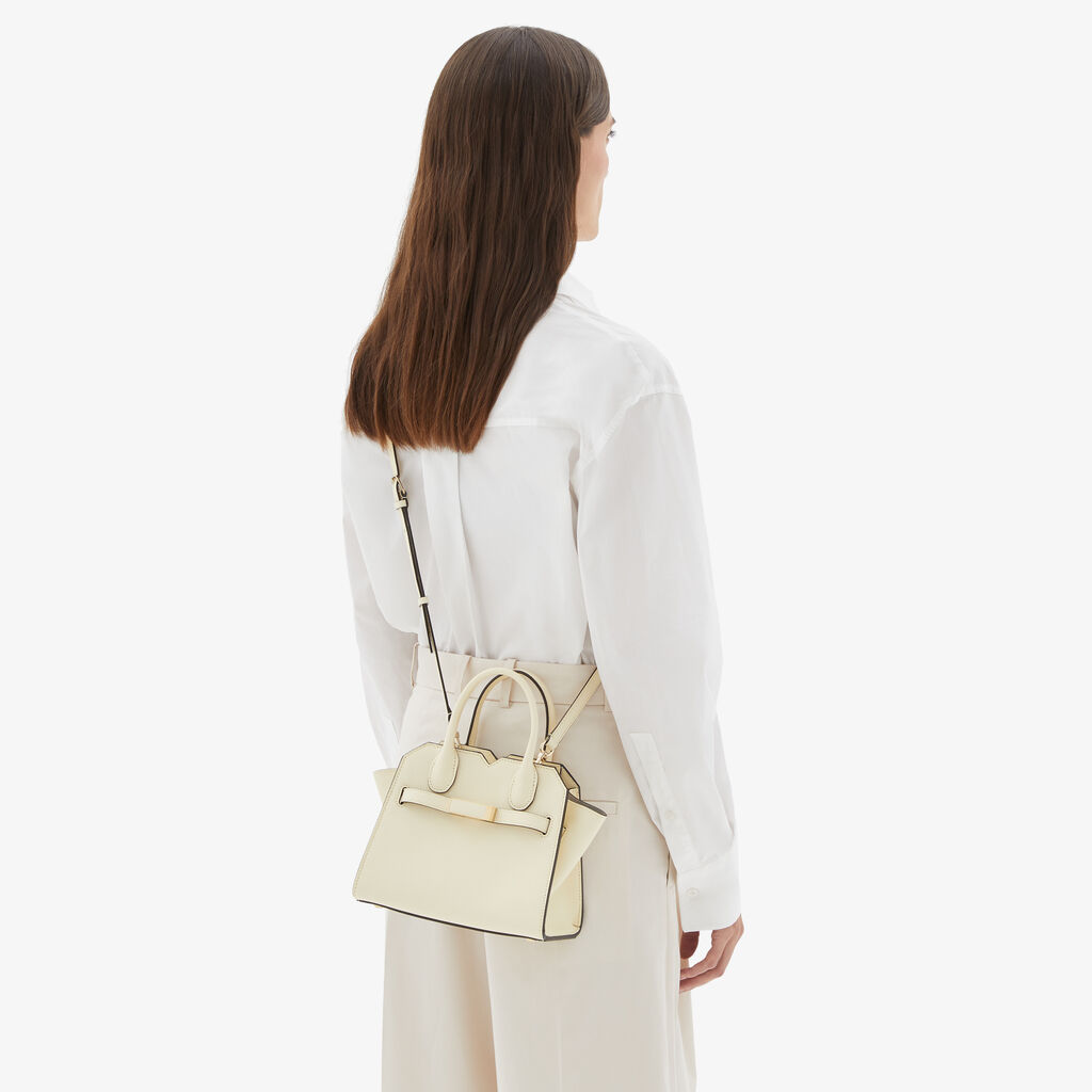 Valextra Borsa a Tracolla Milano Micro | Pelle di vitello Millepunte Soft | Bianco Pergamena | Valextra Italia