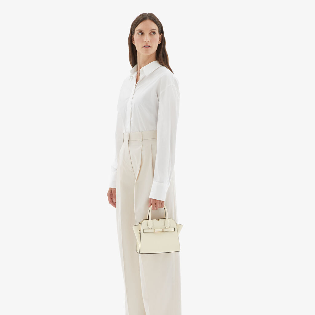 Valextra Borsa a Tracolla Milano Micro | Pelle di vitello Millepunte Soft | Bianco Pergamena | Valextra Italia