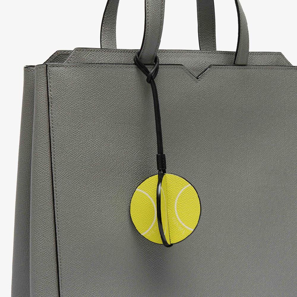 Valextra Charm palla da tennis Donna in Pelle Gialla e Nera | Valextra Spedizione Gratuita