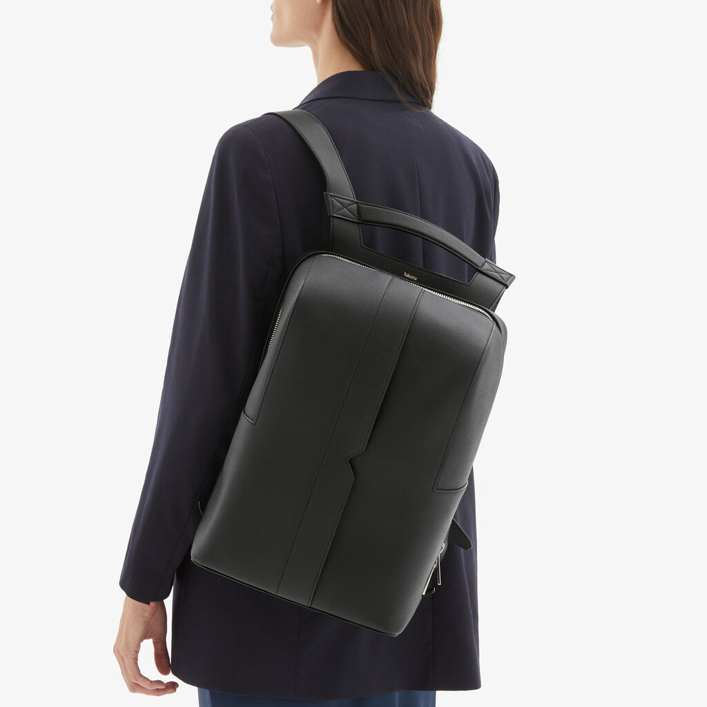 Valextra Zaino V-Line | Pelle di vitello Millepunte Soft | Nero | Valextra Pezzi Unici