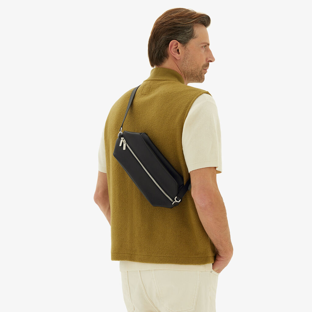 Valextra Borsa a tracolla da Donna Media in Pelle Nera | Valextra Italia