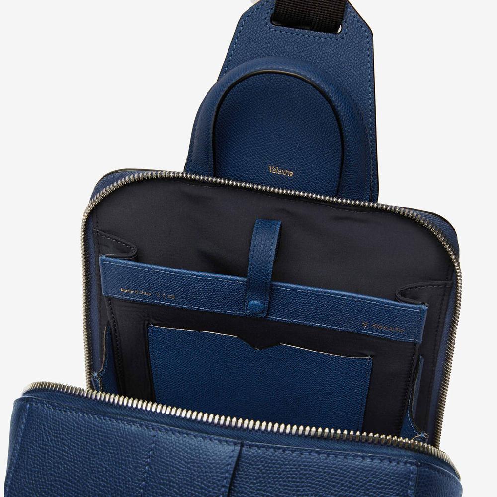 Valextra Zaino monospalla Uomo di Lusso in Pelle Blu | Valextra V-Line Spedizione Gratuita