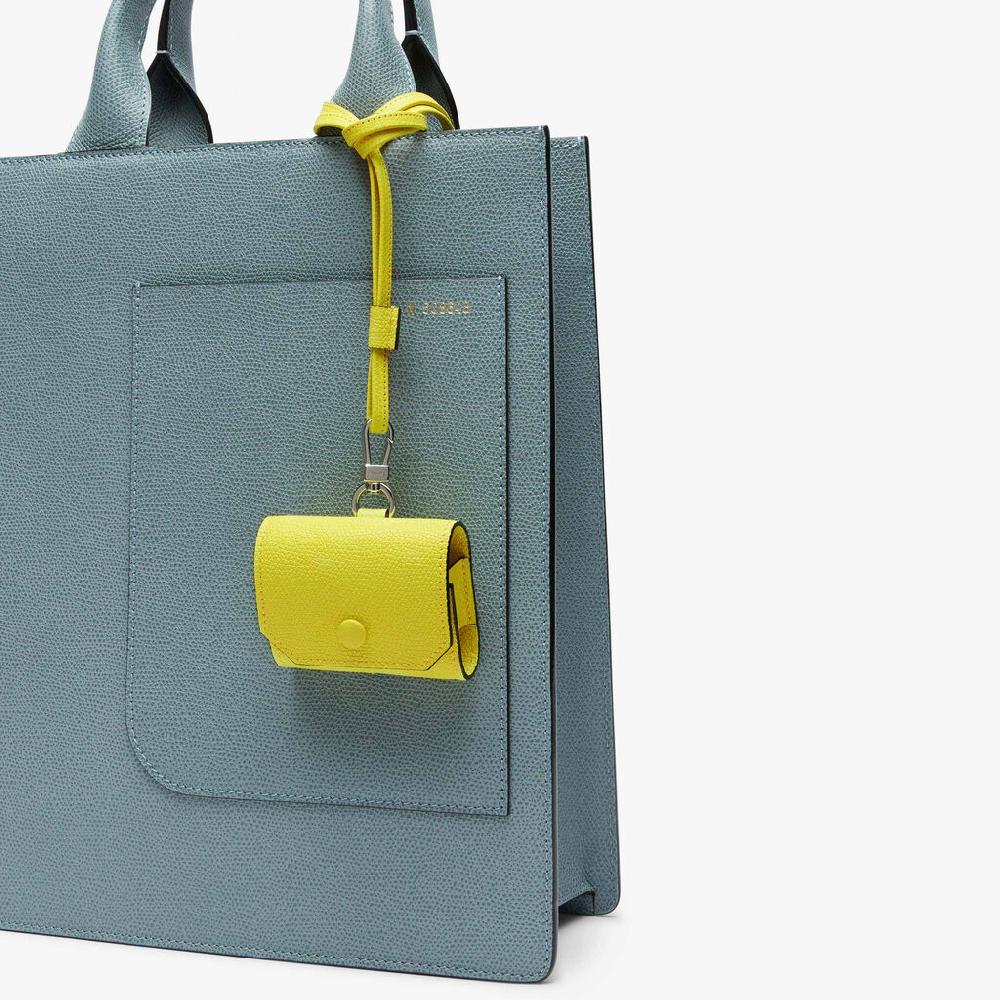 Valextra Porta Airpods Pro con Tracolla in Pelle Gialla Lime | Valextra Vendita