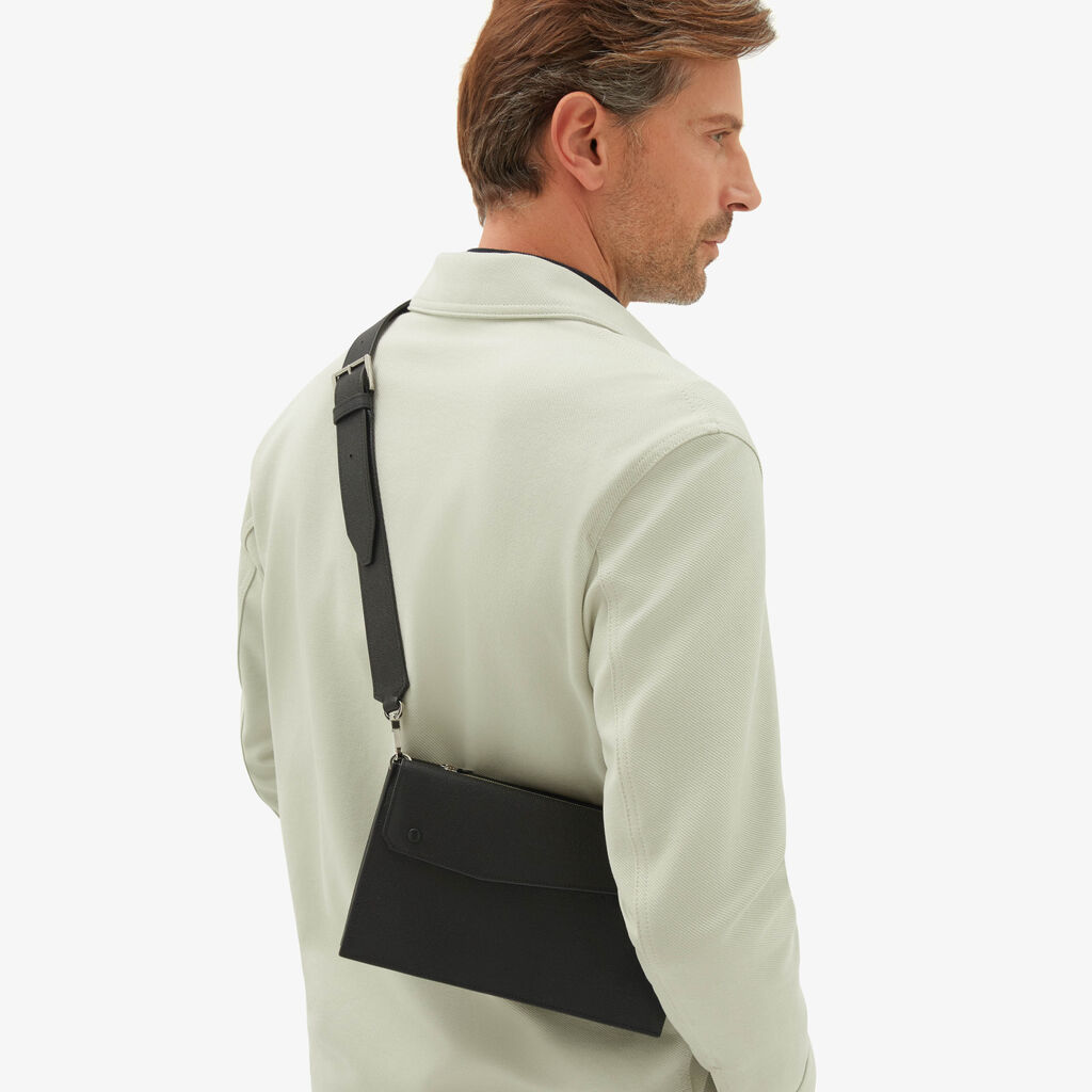 Valextra Borsa a tracolla da Uomo in Pelle Nera | Valextra Pocket Negozio