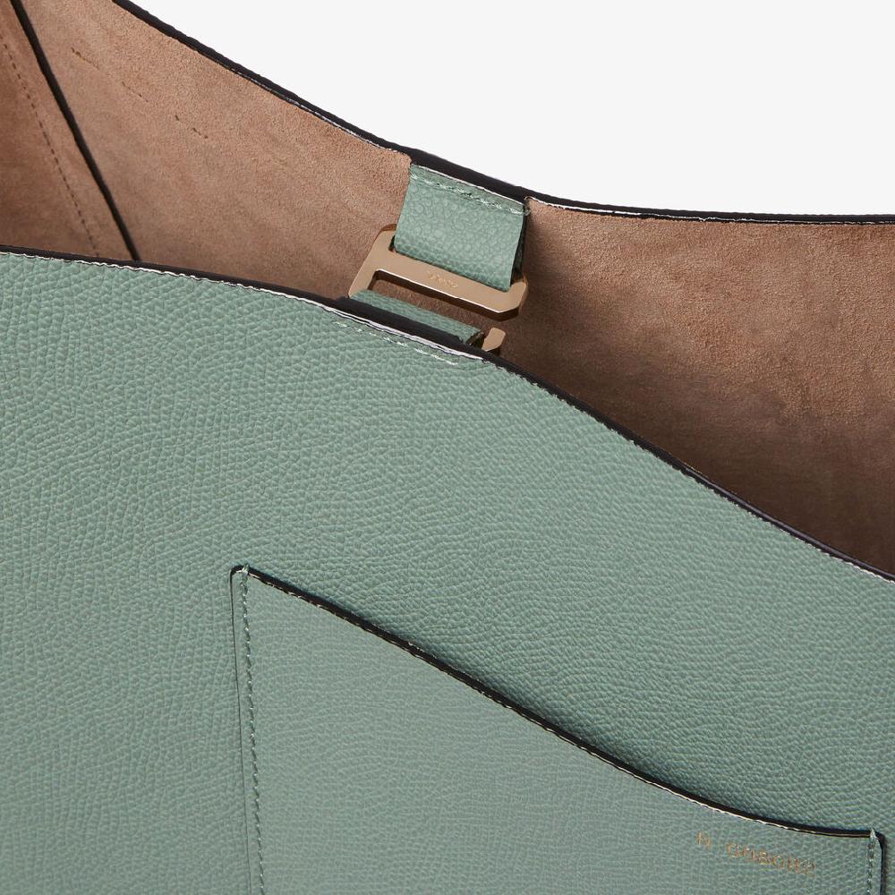 Valextra Borsa a Secchiello Soft Media | Pelle di vitello Millepunte | Verde Eucalipto | Valextra 2025