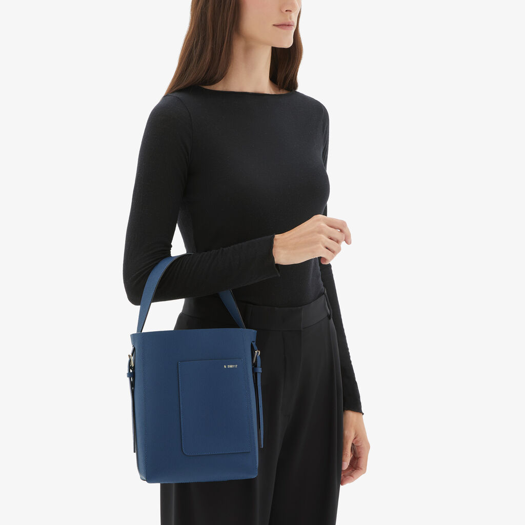 Valextra Borsa a secchiello da Donna in Pelle Blu Zaffiro | Valextra Soft Presa