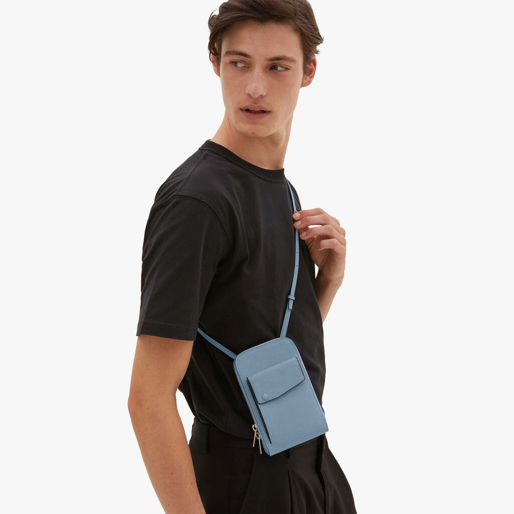 Valextra Porta telefono in Pelle Azzurra con tracolla | Valextra Pocket I Più Venduti