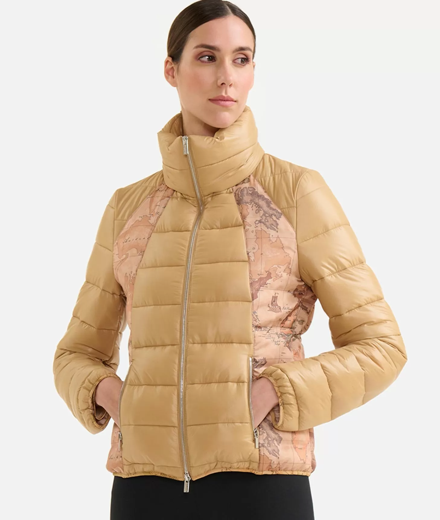 Alviero martini 1a classe Piumino corto in nylon leggero lucido con inserti Geo Classic Cammello Hotsell